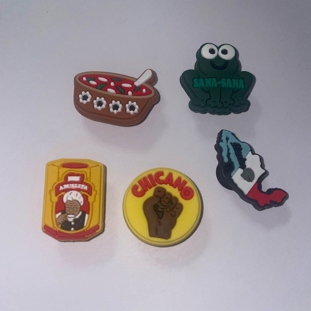 Random selection croc charms - Picture 14 of 16